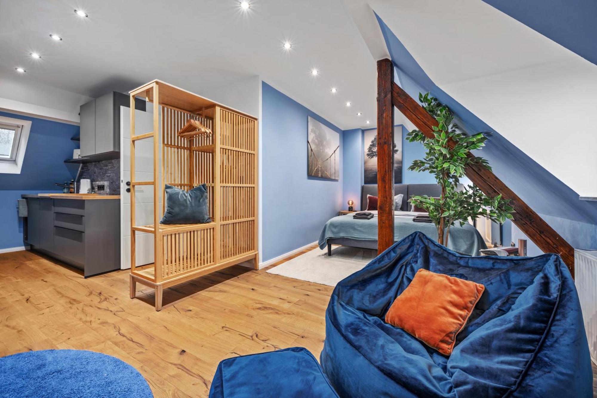 Edler Wohnraum Modernes Vorstadtstudio Mit Emma-Bett, Garten & Kaffeevollautomat Zwickau Extérieur photo