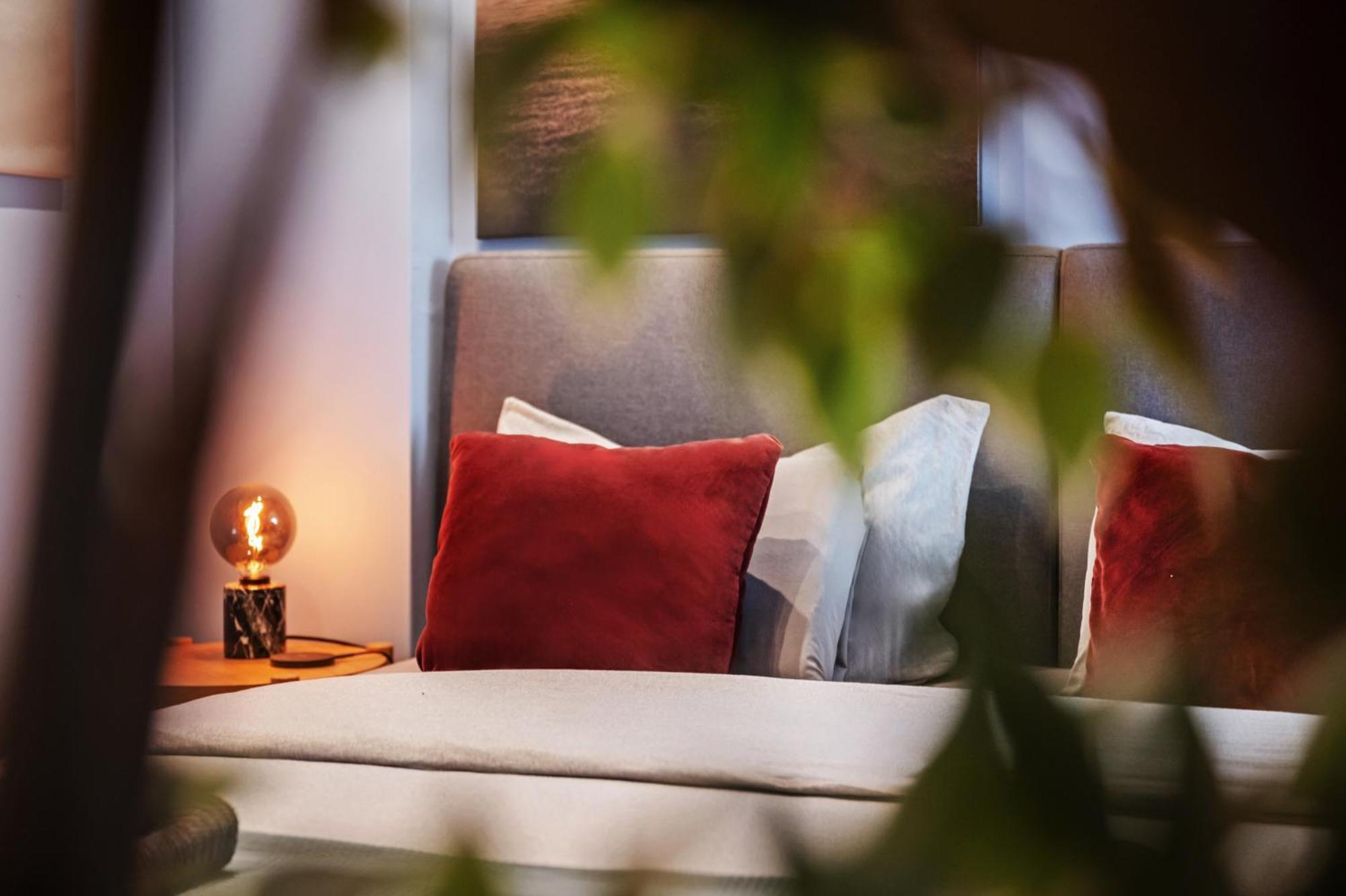 Edler Wohnraum Modernes Vorstadtstudio Mit Emma-Bett, Garten & Kaffeevollautomat Zwickau Extérieur photo